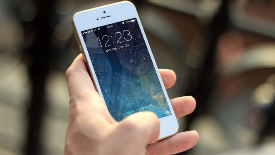 Съдят Apple за 2 милиарда долара заради некачествени iPhone-и | StandartNews.com