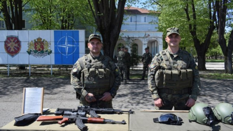 “Ден на отворените врати“ организират в казанлъшкото военно поделение по случай 6 май | StandartNews.com