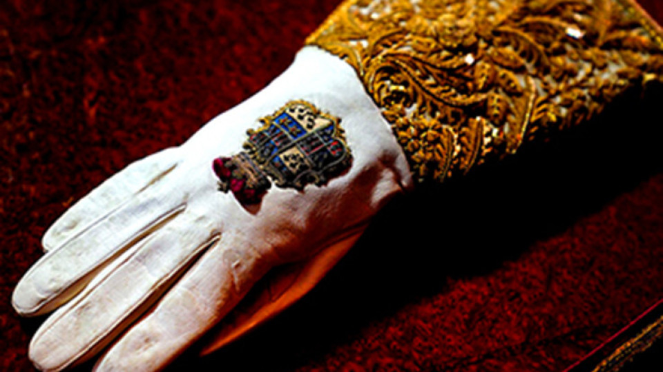 Крал Чарлз облича одежди на прадядовците си | StandartNews.com