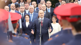 Президентът Радев с остри думи навръх празника на армията