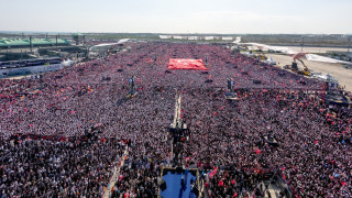Случи се нещо невиждано на митинг на Ердоган