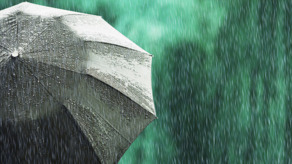 Синоптиците казаха кога ще спрат валежите | StandartNews.com