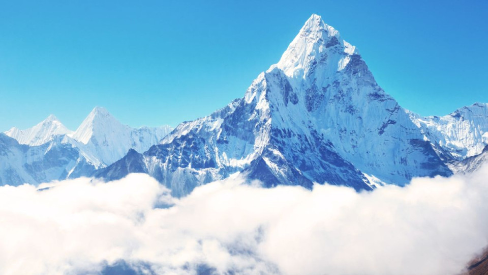 Шерп изуми! Какво прави на Еверест | StandartNews.com