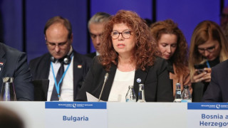 Премиерът на РС Македония нападна България, Йотова го сложи на място
