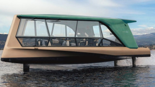 BMW представи THE ICON - 13-метрова електрическа лодка на подводни криле