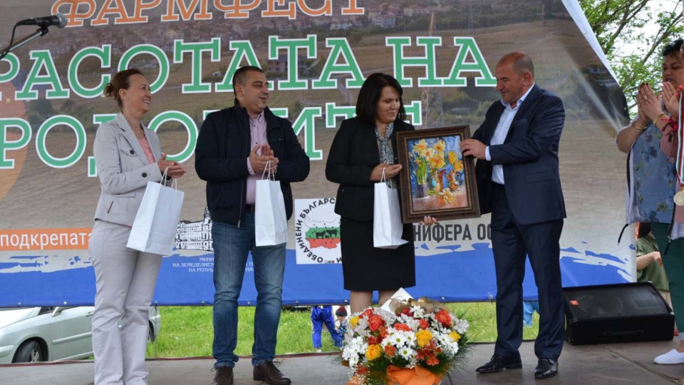 Стотици се включиха във фармфеста край Момчилград | StandartNews.com