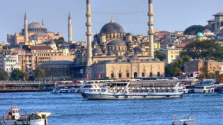 Невиждан юруш на туристи за Турция