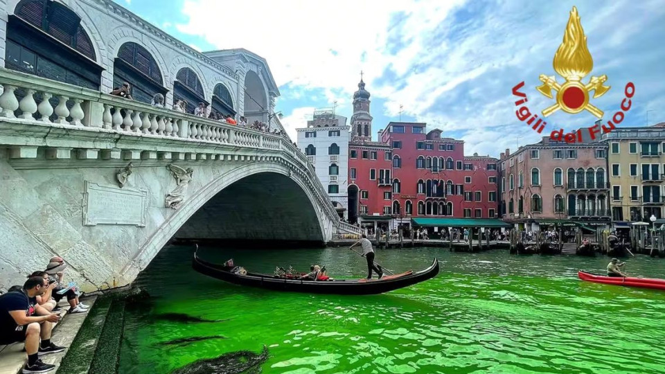 Венеция позеленя! Полицията разследва | StandartNews.com