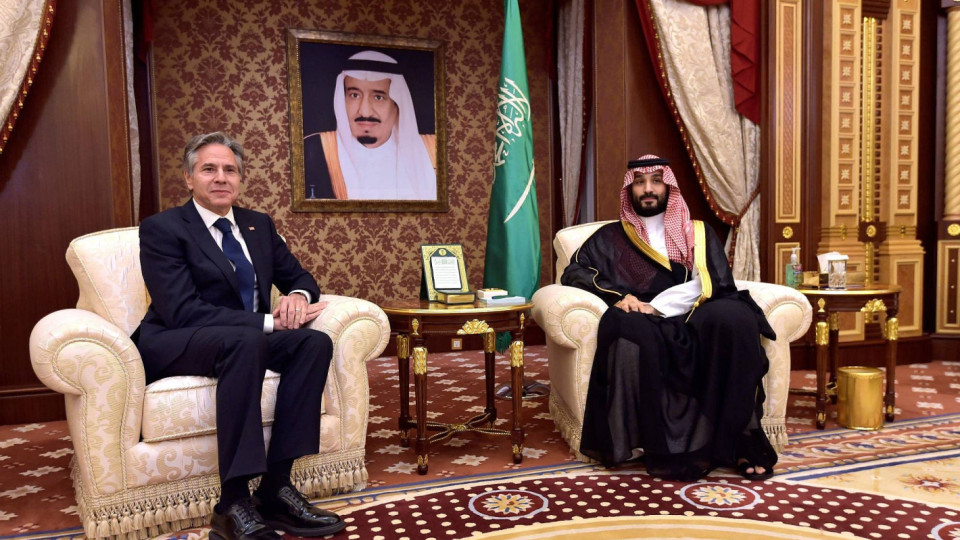 Нощна среща в Саудитска Арабия. Държавен секретар на крака при принца | StandartNews.com