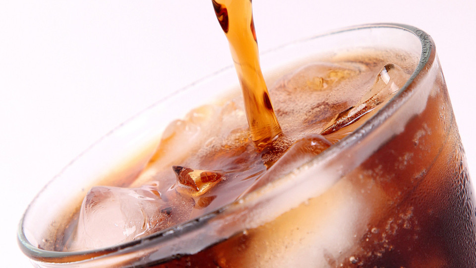 Обичате газирани напитки? Ето какво се случва с тялото ви | StandartNews.com