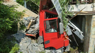 Страшна трагедия с камион в Свети Влас. Има загинал