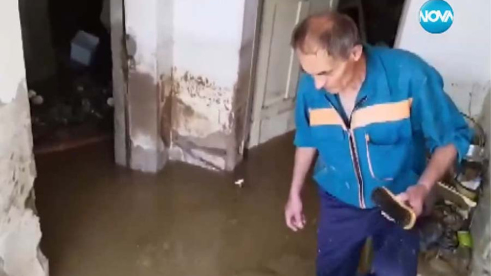 Водният ад не спира. Евакуация във Видинско | StandartNews.com