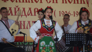 Казанлък се превърна във фолклорната столица на България