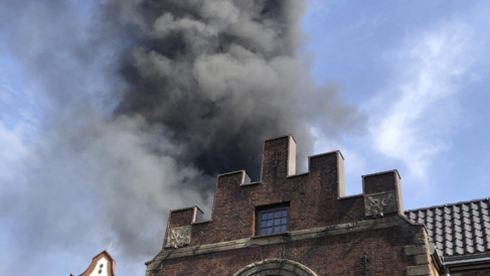Увеселителен парк в Германия се запали. Евакуираха хиляди | StandartNews.com