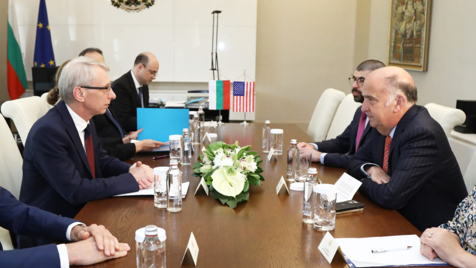 Денков и Габриел на среща с посланиците на ЕС и САЩ. Какво им казаха | StandartNews.com