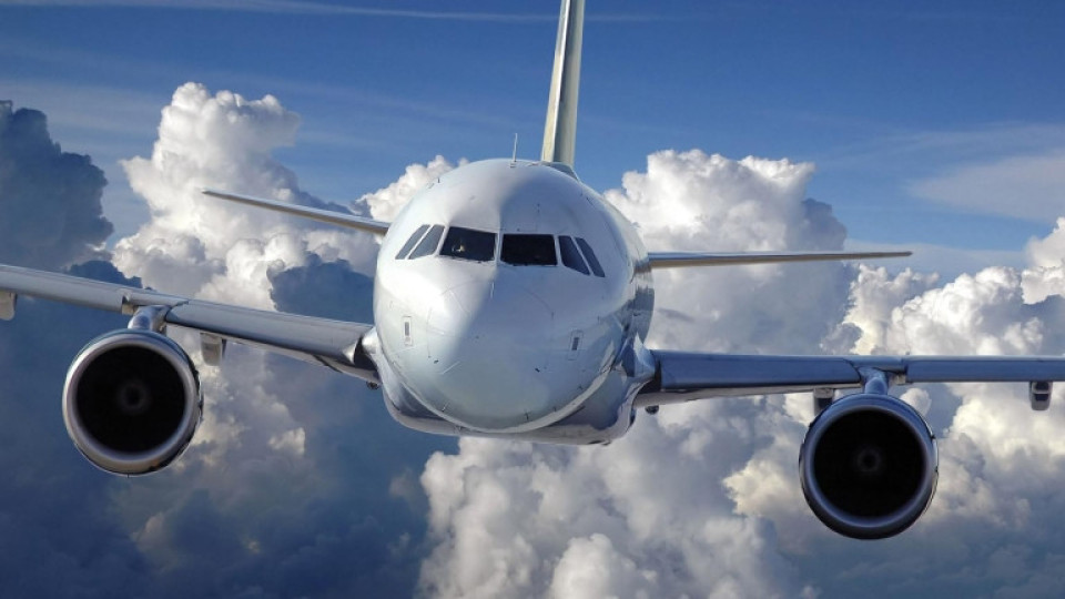 Страшен екшън с българка в самолет | StandartNews.com