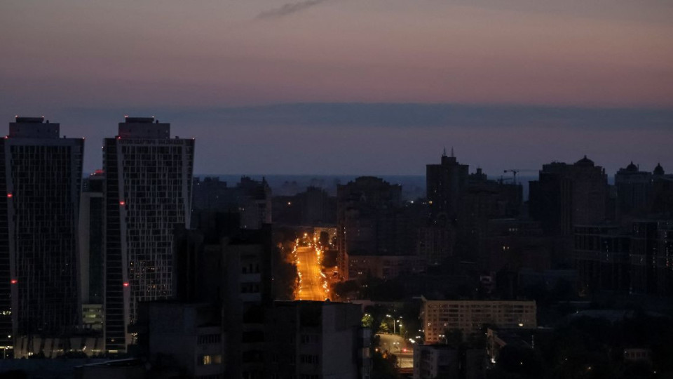 Дронове налитат на Киев, цяла нощ вият сирени | StandartNews.com