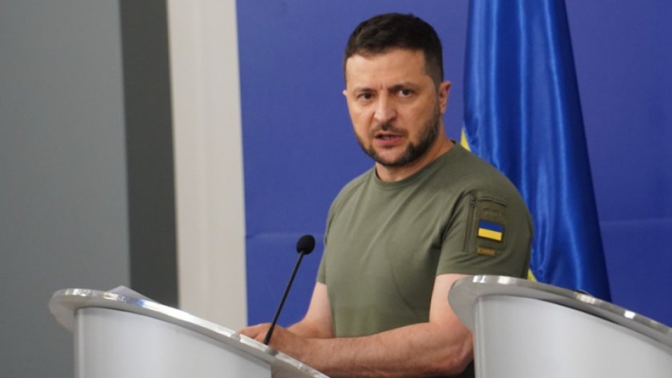 Зеленски тайно дал списък на военния министър, какво има в него | StandartNews.com
