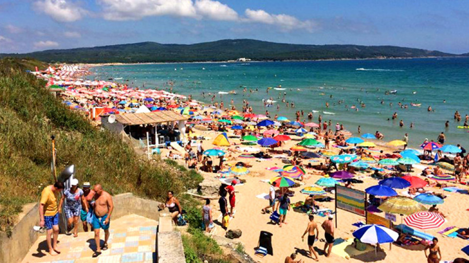 Плажовете в Турция пълни. Туристи не пропускат новите възможности | StandartNews.com