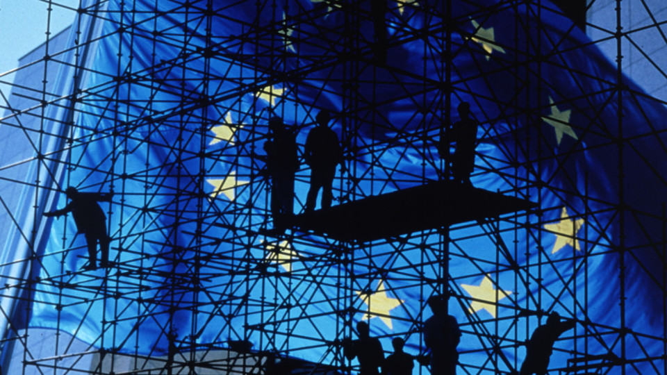 Социалните мрежи могат да продължат да съхраняват потребителски данни от ЕС в САЩ съгласно ново споразумение | StandartNews.com
