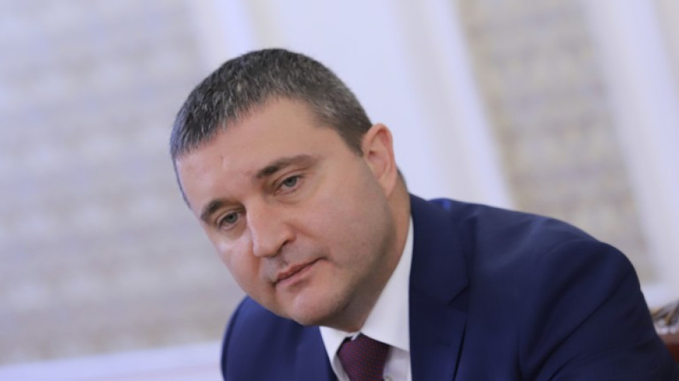 Горанов хвана натясно Асен Василев. Заложил два капана | StandartNews.com