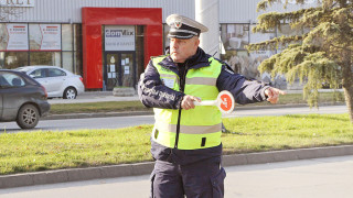 Невиждана хайка на пътя. И данъчни до полицаите