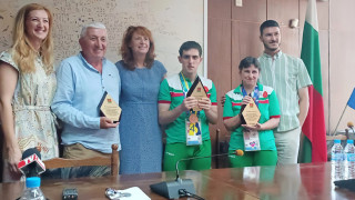 Община Стара Загора с плакети и подаръци за медалистите от „Спешъл Олимпикс“