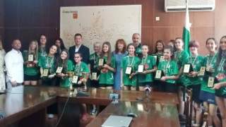 Кметът Живко Тодоров поздрави девойките от шампионския баскетболен тим на „Берое“