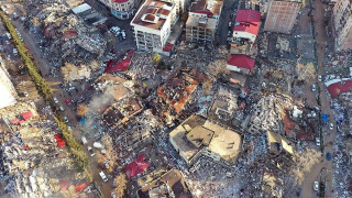 Паника след новото земетресение в Турция, има ранени