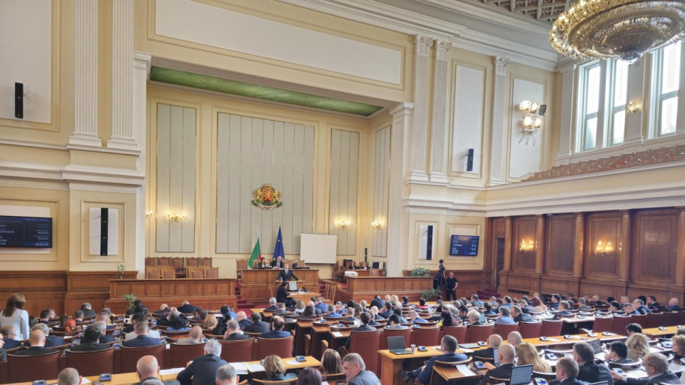 Бюджет 2023: Наддаването започна, Василев сам срещу всички | StandartNews.com