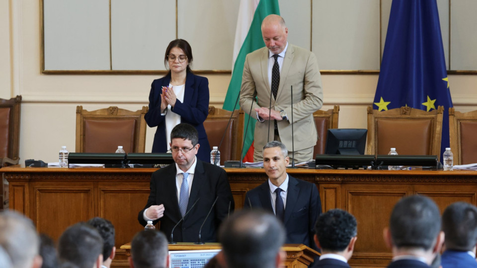 Парламентът реши - Чобанов и Гюров подуправители на БНБ | StandartNews.com
