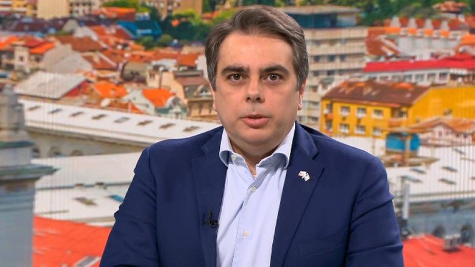 Падна в капана си! Уличиха Асен Василев в опашата лъжа за МВР | StandartNews.com