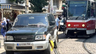 "Уникално" паркиране направи варненец на Женския пазар