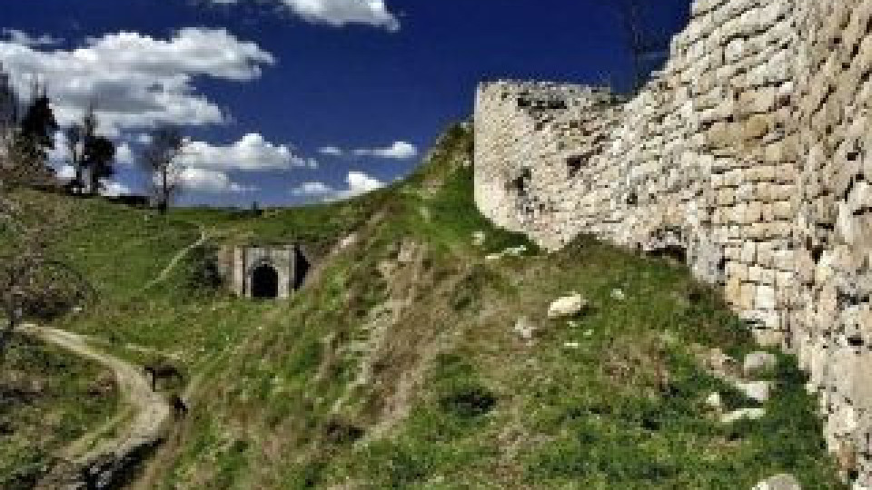 Шишмановата крепост привлича вниманието на археолозите | StandartNews.com