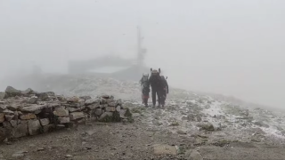 Кошмар посред лято! Сняг вали в България
