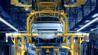 Ford ще започне сглобяването на електрическия Explorer в Германия по-късно от планираното