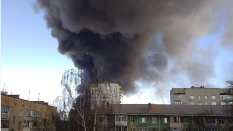 Руска ракета удари в центъра на Чернигов | StandartNews.com