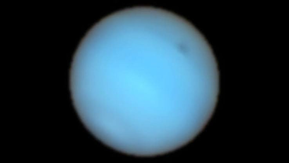 Учени откриха мистериозно тъмно петно на Нептун | StandartNews.com