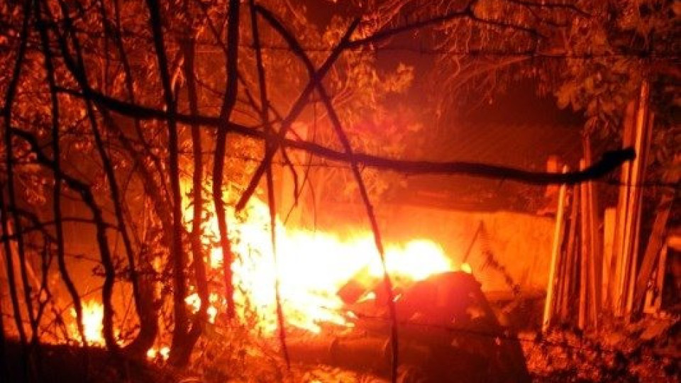 Ад в САЩ! Търсят 400 души след пожарите в Мауи | StandartNews.com