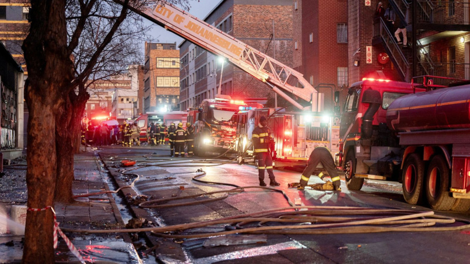 Огнен ад в жилищна сграда. Десетки загинаха | StandartNews.com