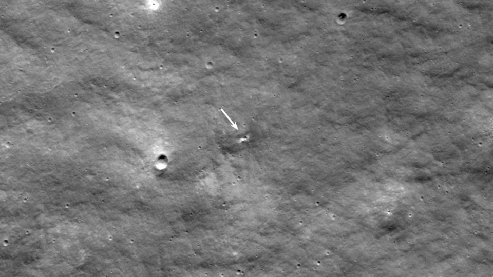 НАСА показа уникални снимки от нов руски кратер на Луната | StandartNews.com