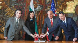 Пуснаха юбилейна марка на българо-американската дипломация