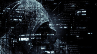 Три страни спипаха руснак за хакерски атаки. Причината