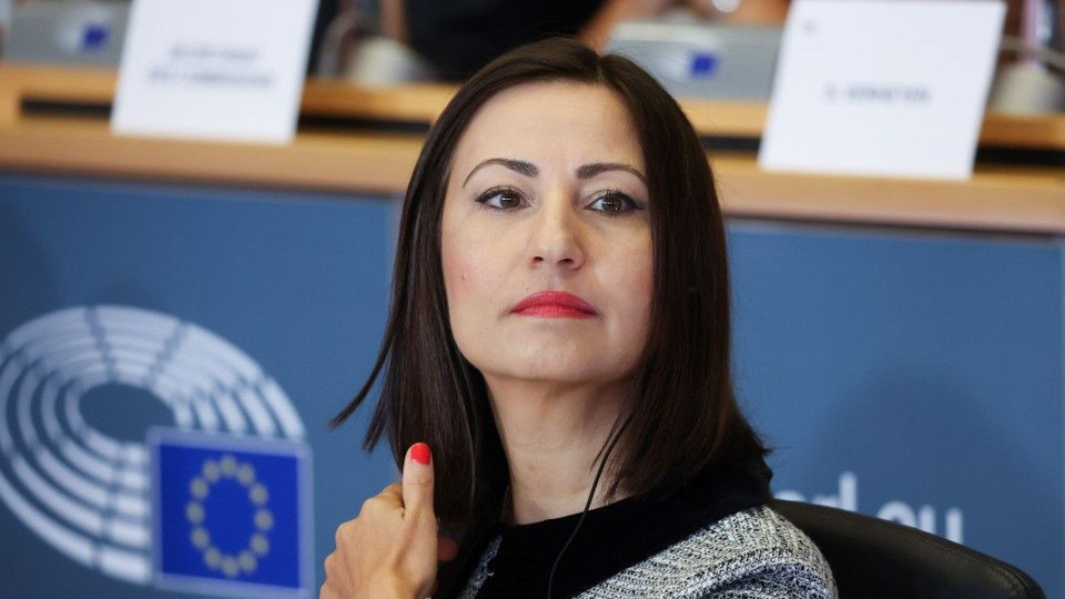 Европарламентът гласува новия български еврокомисар | StandartNews.com