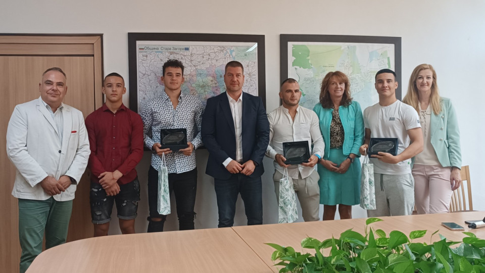 Кметът Живко Тодоров поздрави старозагорските медалисти от Световното първенство по ММА в Абу Даби | StandartNews.com