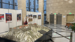 Бранд Родопи влезе в парламента. Уникална изложба