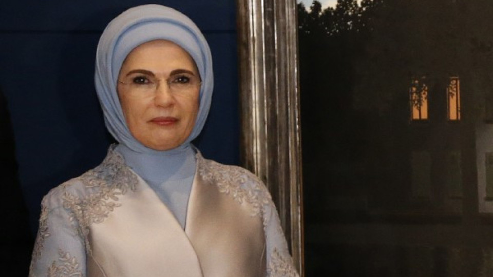 Изненада от Емине Ердоган. Първата дама представи чудесата на текстила | StandartNews.com