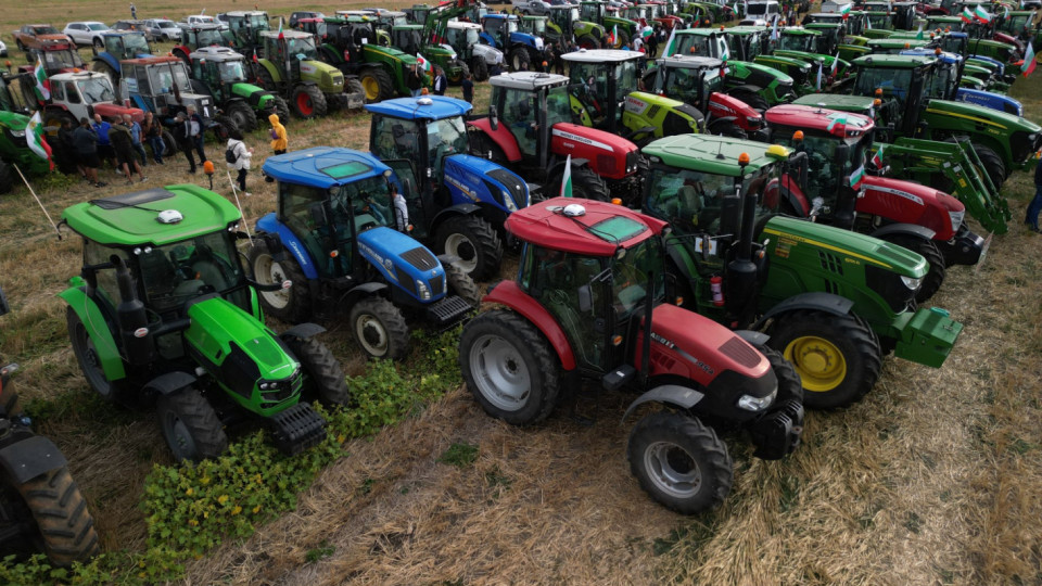 Земеделците готови да влязат с тракторите в София | StandartNews.com