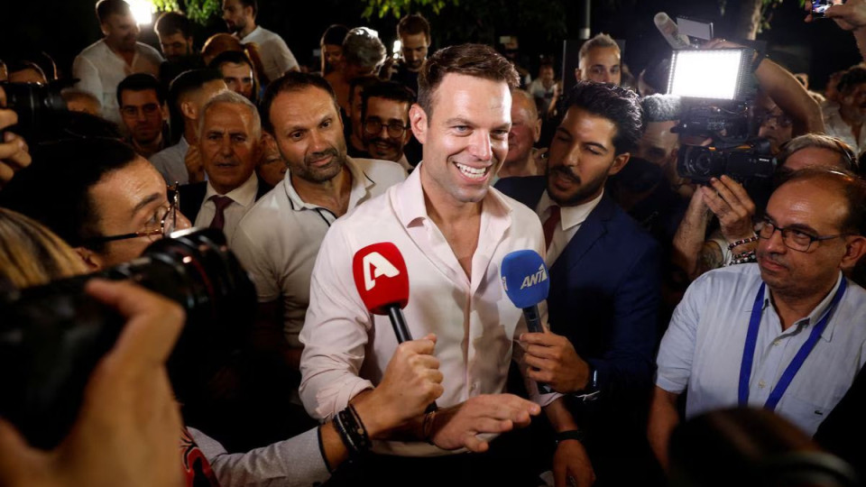 Гръцката СИРИЗА избра открит гей за свой лидер | StandartNews.com