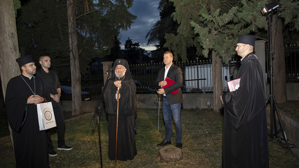 На рождения си ден кметът Живко Тодоров събра над 86 хил. лева дарения за изграждане на храм „Св. Мина“ | StandartNews.com